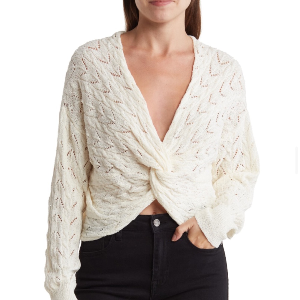 ASTR the Label Twist Front Sweater
WHITE, Size Medium
